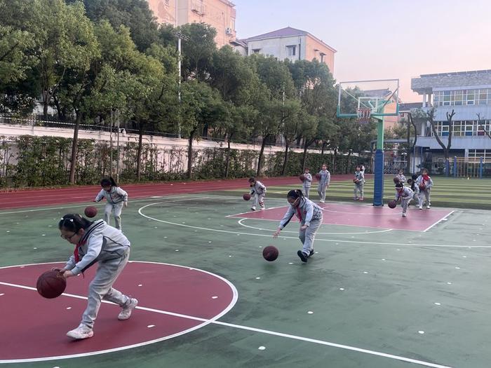 如何通过反馈分析提升篮球战术意识_2